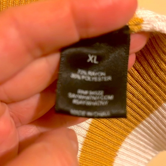 V-neck Yellow T-Shirt with White Stripes Knitted Short Sleeves Very Stretchy - Picture 7 of 7